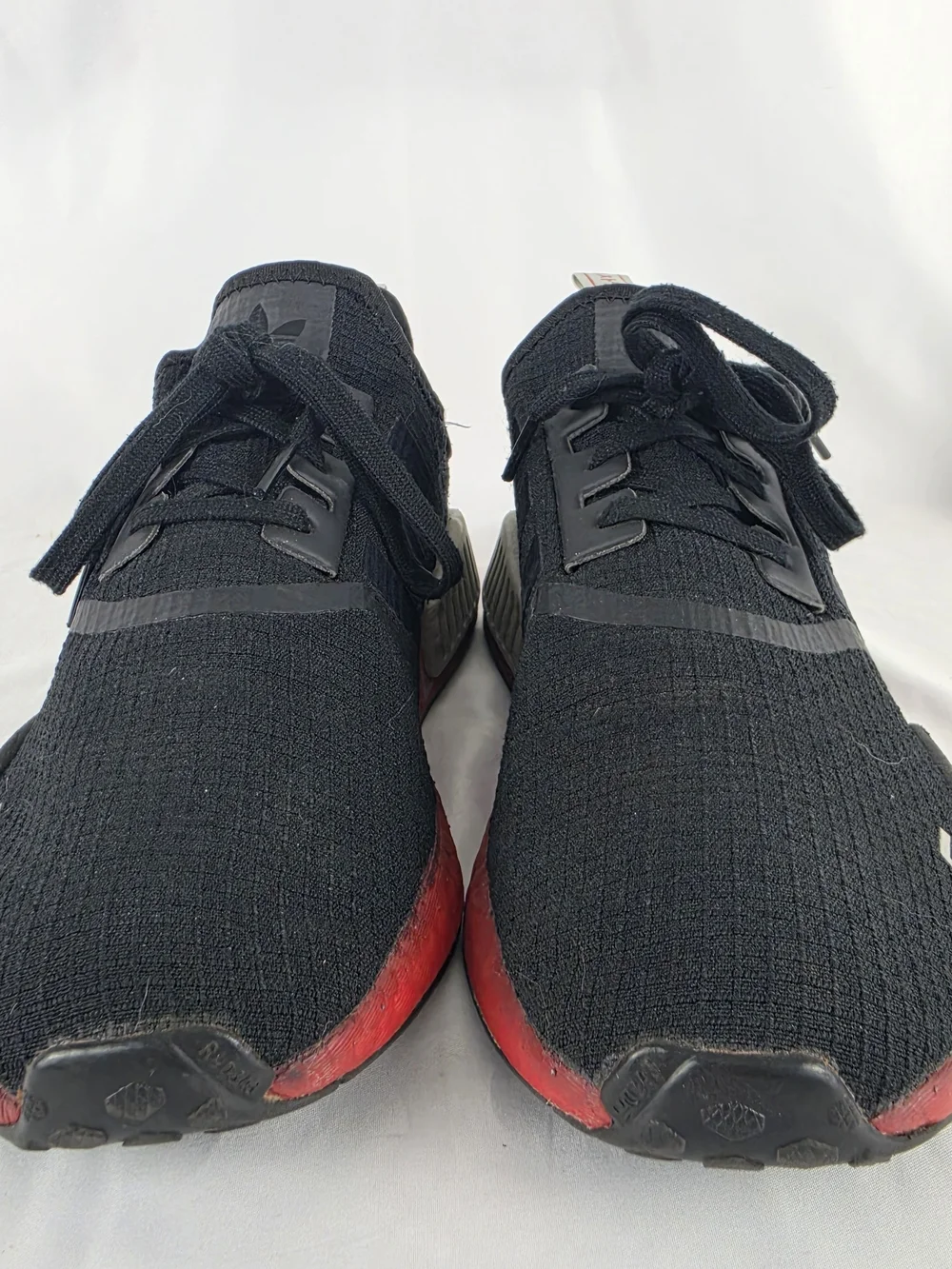 Size 10 Adidas NMD R1 Black Gray Scarlet Mens Lace Up Sneaker Shoes FV3907